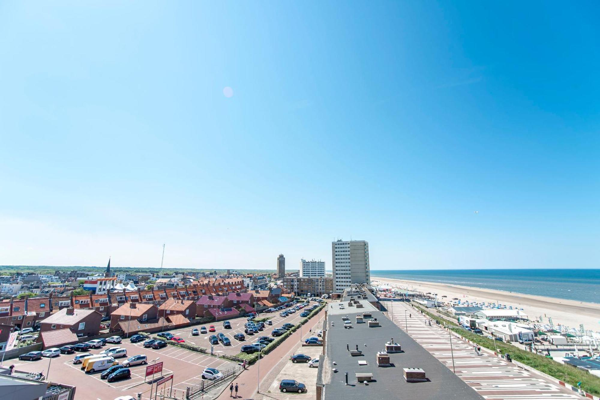The Shell 42 * Zandvoort
